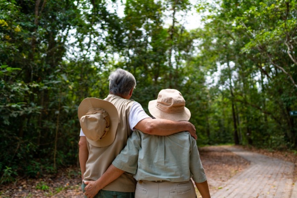 Vente de titres de société et départ en retraite d'un couple